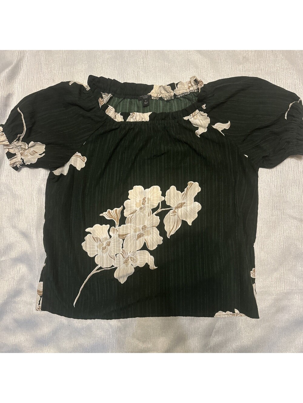 Ann Taylor Factory Green Multi Floral Textured Puff Sleeve Blouse. Small [COPY]